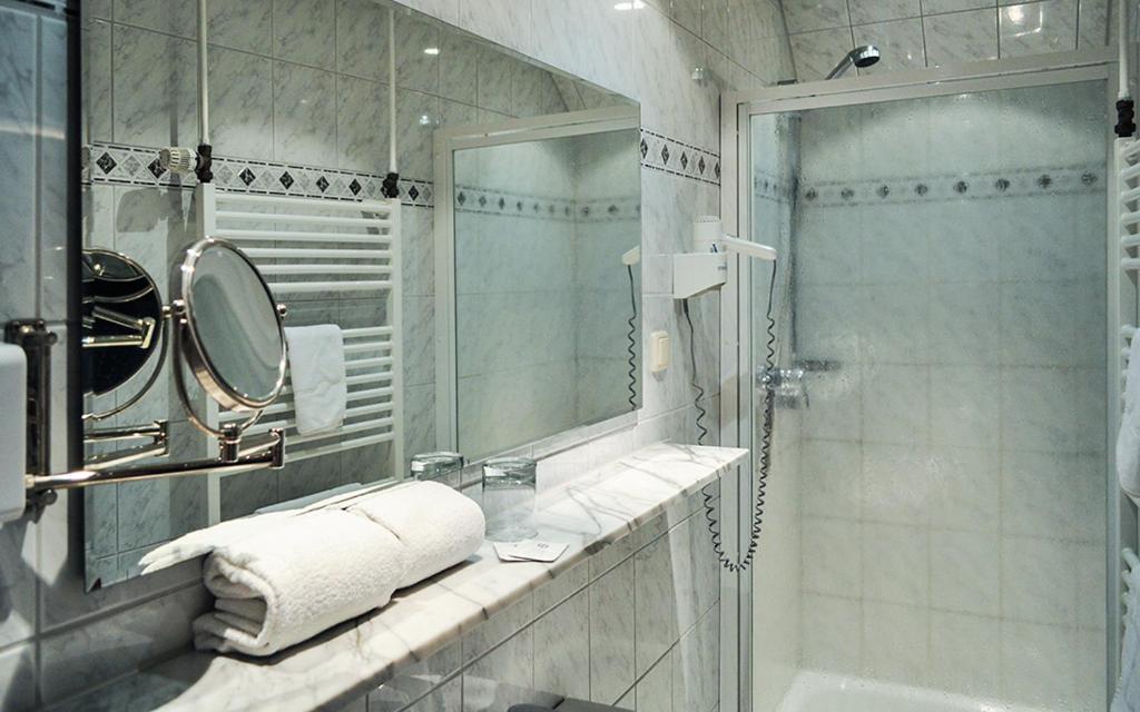 אסן Hotel-Restaurant Schmachtenbergshof מראה חיצוני תמונה